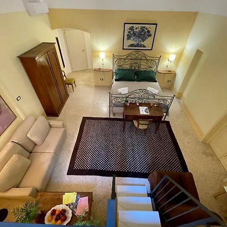 4 Balconi Rooms- Dimora Arditi B&B Lecce Luaran gambar