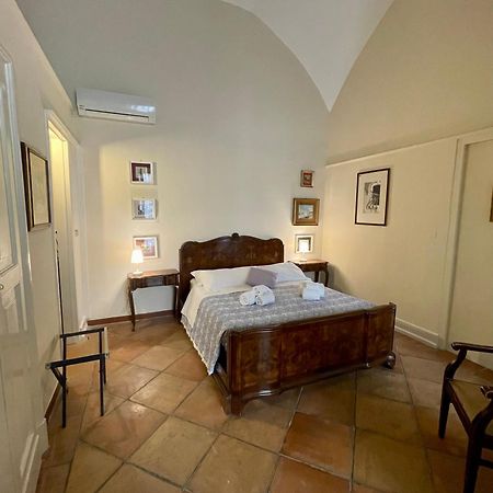 4 Balconi Rooms- Dimora Arditi B&B Lecce Luaran gambar