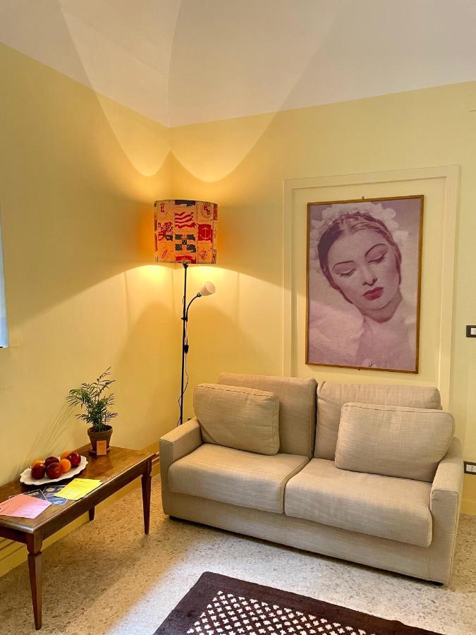 4 Balconi Rooms- Dimora Arditi B&B Lecce Luaran gambar