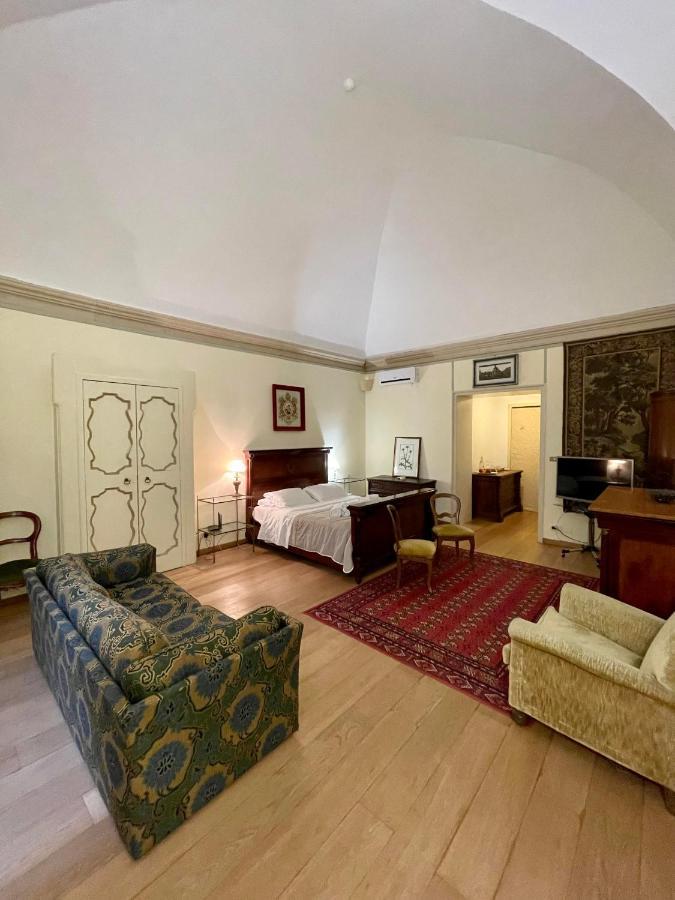 4 Balconi Rooms- Dimora Arditi B&B Lecce Luaran gambar