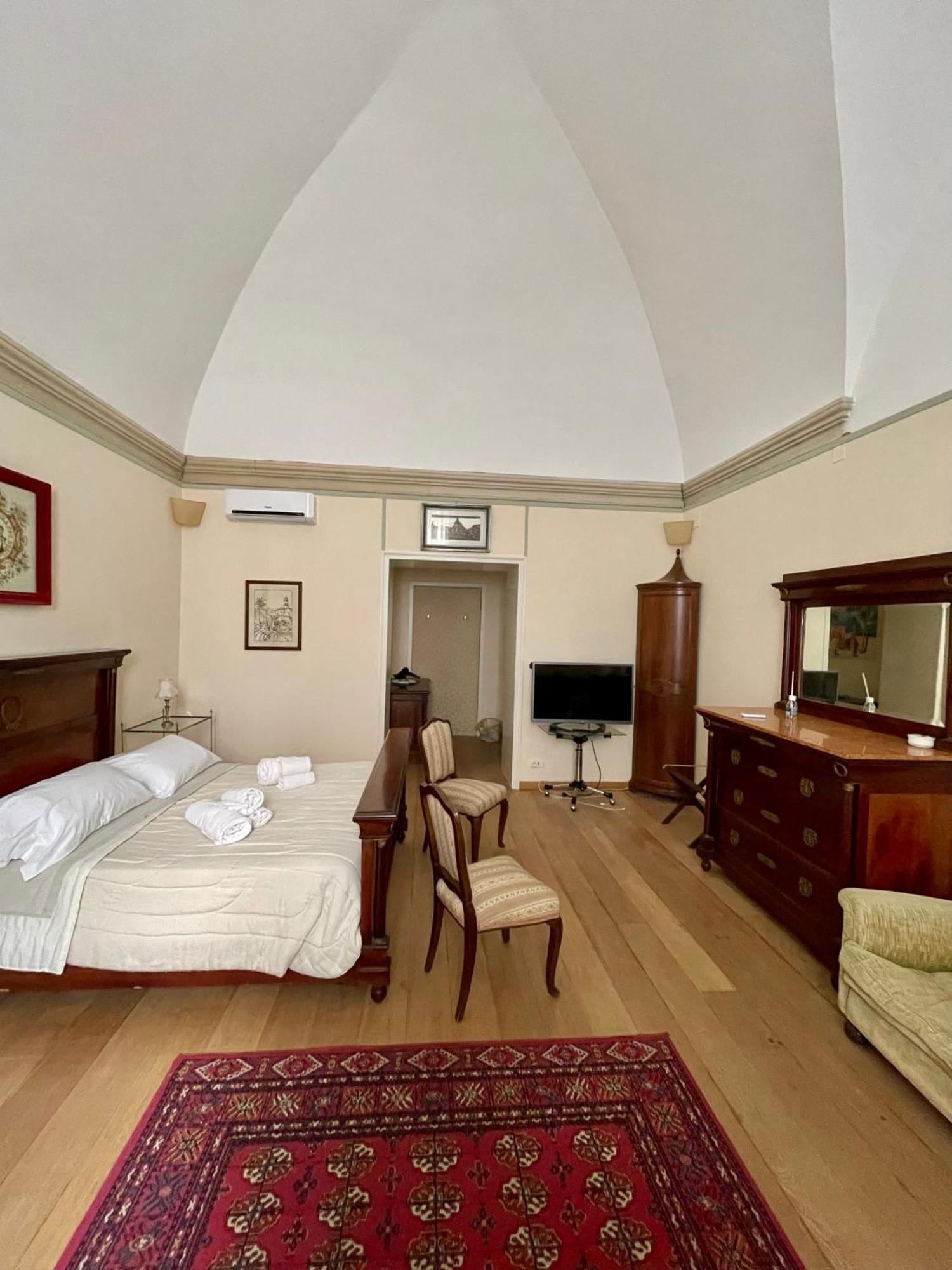 4 Balconi Rooms- Dimora Arditi B&B Lecce Luaran gambar