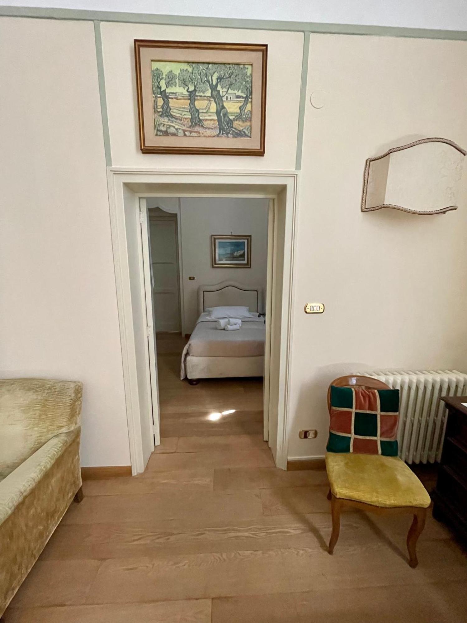 4 Balconi Rooms- Dimora Arditi B&B Lecce Luaran gambar
