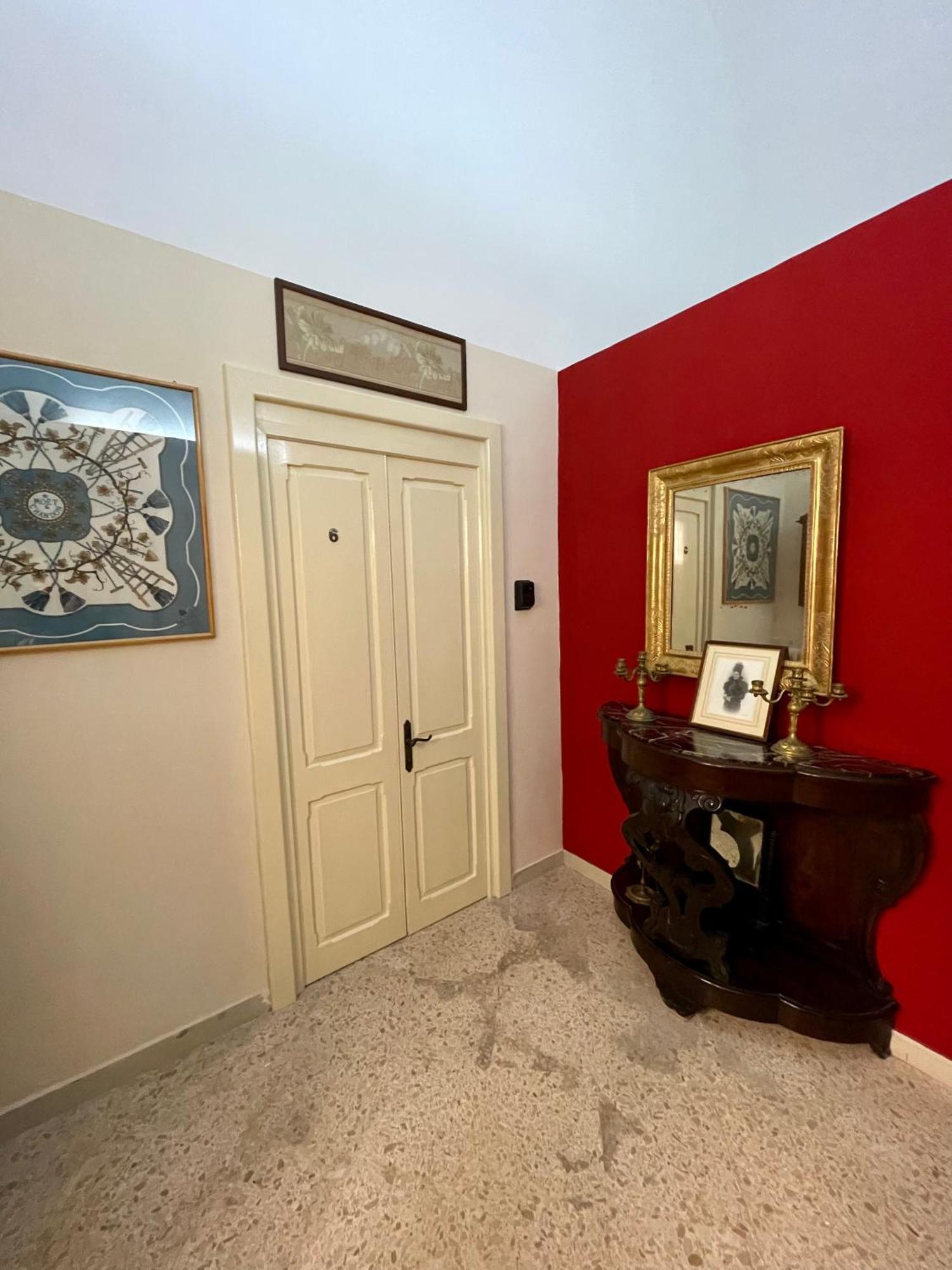 4 Balconi Rooms- Dimora Arditi B&B Lecce Luaran gambar